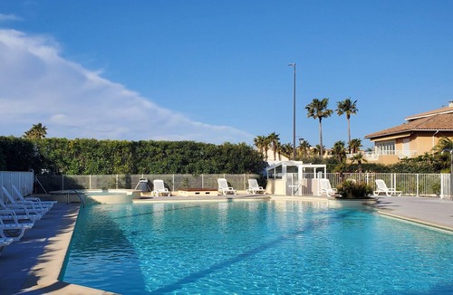 Frejus Port Apartment | CAP HERMES T2 air-conditioned, WIFI, 40m2 with balcony view Port 4 People Parking in the basement