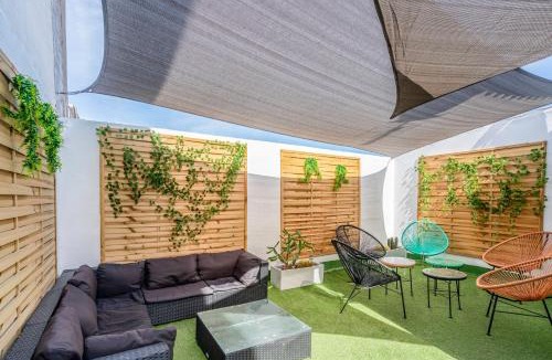 Collblanc y La Torrassa Hostel | Casa Barcelo Camp Nou Barcelona