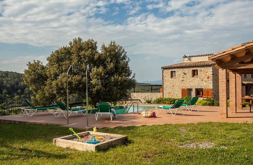 Vilademuls Villa | Casa Castelot - Beautiful and Peaceful Surroundings, Pool, 25 km to beach