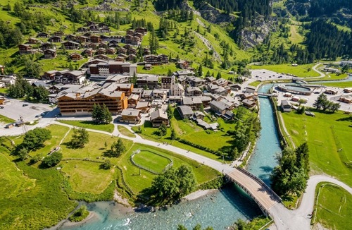 Les Brevieres Ski Chalet | Casa-Chalet Brizolée avec vue sur le lac à Tignes