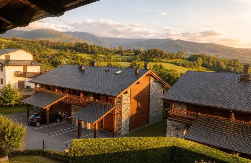 Estavar Ski Chalet | Casa con jardín privado y piscina junto a Llívia