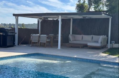 Palleja House | CASA CON JARDIN, SAUNA, PISCINA PRIVADA y NATURALEZA CERCA DE BARCELONA