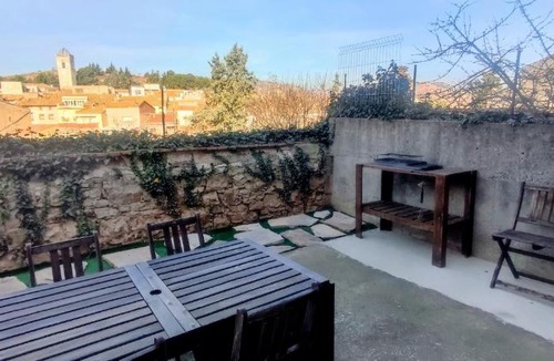 Sant Marti Sesgueioles Apartment | Casa de poble Cal Casellas