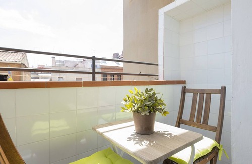 la Vila de Gracia Apartment | Casa Flors - 2 bedroom apartment with free wifi
