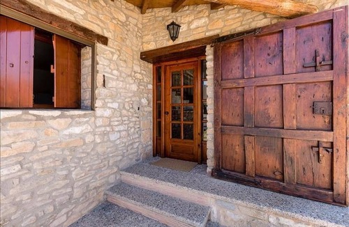 Gavet de la Conca Cottage | Casa Joan de Fontsagrada, house in a pre-Pyrenean village ideal for cycling routes.