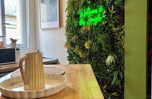 Brive-la-Gaillarde Apartment | Casa Jungle - Le Studio Végétal - Confort & Design
