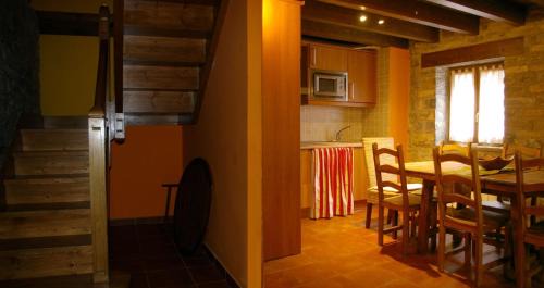 Castiello de Jaca House | Casa La Englata