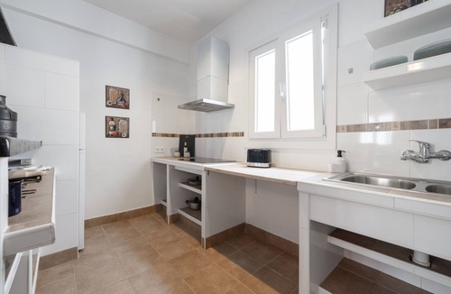 Aldover Apartment | Casa Lindo. Bright Apartment with Large Terrace Next to the Greenway