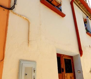 Ayerbe House | Casa Lugaré