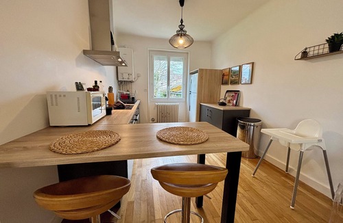 Brive-la-Gaillarde Apartment | Casa Marbeau - 6 pers. - Stationnement - Entre le centre-ville et la gare