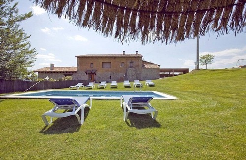 Gironella Villa | Casa Miró - Beautiful Holiday Villa w/8 bedrooms. Indoor + Outdoor Pool.