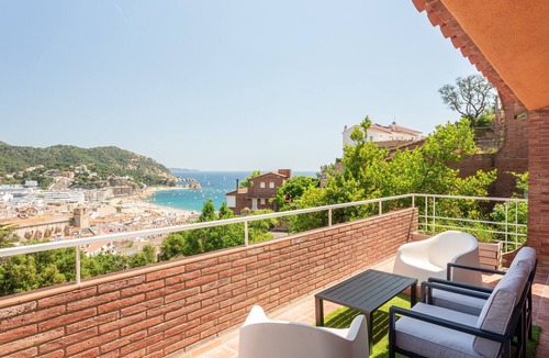 Tossa de Mar House | Casa Mirador with Sea View! Modern: 4 Bedrooms, 2.5 Bathrooms, Private Pool, Parking