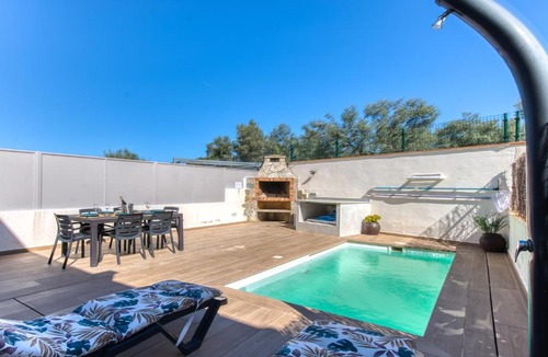 El Mas Oliva House | Casa Praga
