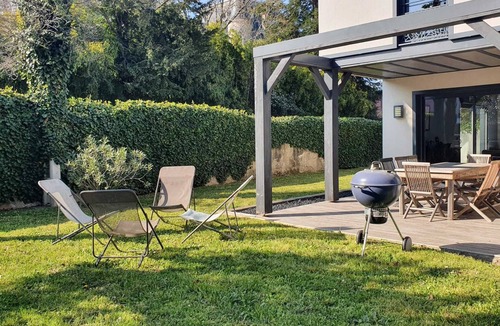 Montelimar Villa | CASA REGAL - Villa with enclosed garden, pétanque court, giant screen and billiards table