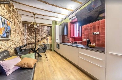 Prades Cottage | Casa Roja