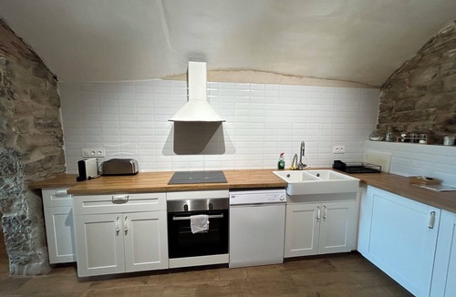 Llorac Cottage | Casa Rural con Jardín, Increibles Vistas, Piscina, Bbq, 5hab. con 5 Baños