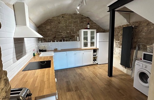 Llorac Cottage | Casa Rural con Jardín, Increibles Vistas, Piscina, Bbq, 5hab. con 5 Baños