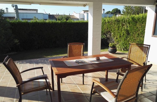 Torroella de Montgri House | Casa Sunnesching: beautiful holiday home for 6 persons with community pool