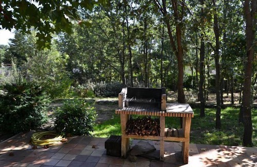 Becerril de la Sierra Cottage | Casa Trepador Azul for 8 people with plot and table football.