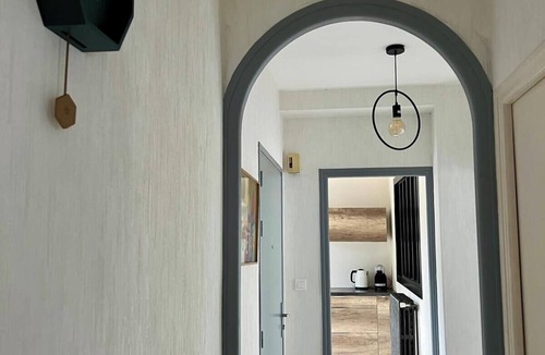 Brive-la-Gaillarde Apartment | Casa Viallatoux - Proche Centre - Parking Gratuit