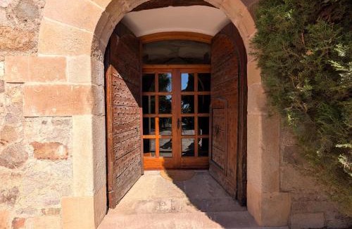 Cabrils Villa | Castillo Meng