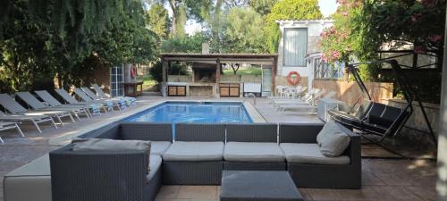 Sils Villa | Catalunya Casas An oasis for up to 26 nature loving guests!