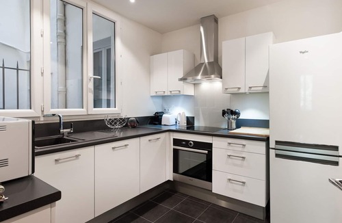 L'Europe Apartment | CAVALIER DES LIONS 2bedr 2 1/2baths