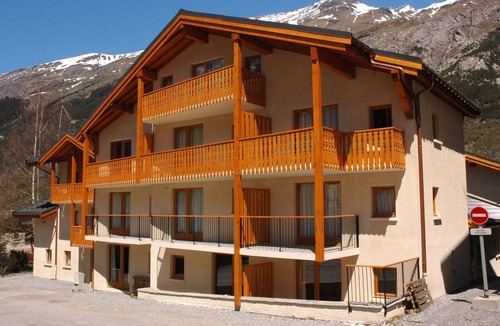 Lanslevillard Apartment | Central Apartment for 6 Near Slopes and ESF in Val-Cenis
