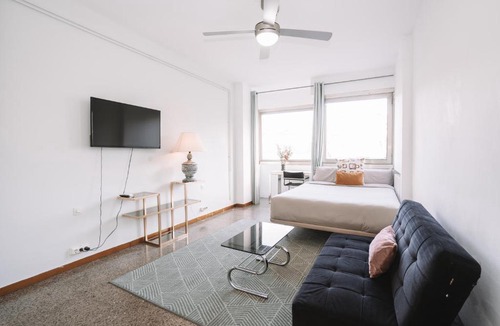 Sarria-Sant Gervasi Apartment | Central Gracia Apartment & 4 BDR & 8 guests