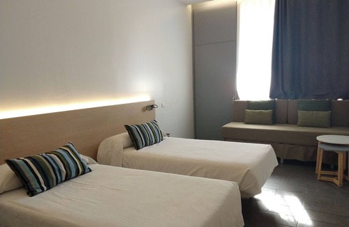El Prat de Llobregat Hostel | Centre Esplai Hostel