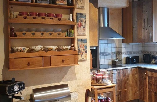 Estavar House | Cerdanya—House with a garden, 1 km from Llivia 7 people Near Font-Romeu.