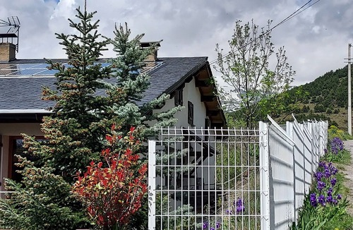 Estavar House | Cerdanya—House with a garden, 1 km from Llivia 7 people Near Font-Romeu.