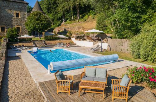 Bassignac-le-Bas Bed & Breakfast | Château de Chauvac - Chambres et table d'hôtes avec vue sur la rivière