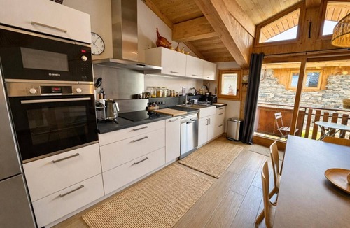 Saint-Marcel Ski Chalet | Chalet, balcony, tv, ski locker, 80m², Saint Martin de Belleville