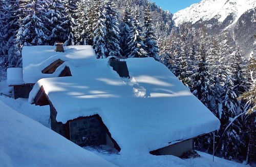 Oz-en-Oisans Ski Chalet | Chalet 150m from skilift