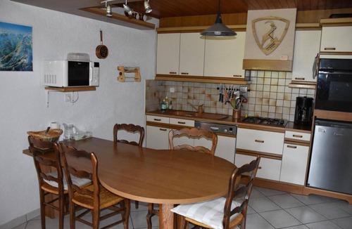 Pralognan-la-Vanoise Ski Chalet | Chalet, 200m from resort center, tv, 70m², Pralognan-la-Vanoise