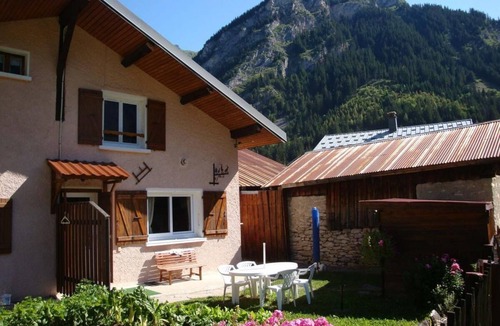 Pralognan-la-Vanoise Ski Chalet | Chalet, 200m from resort center, tv, 70m², Pralognan-la-Vanoise