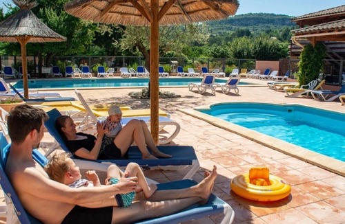 Saignon Ski Chalet | Chalet 4 étoiles - Piscine - ccbehhd