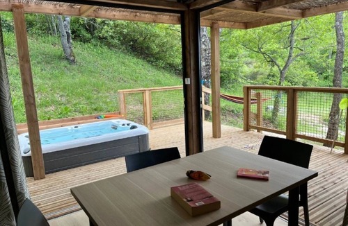 Saignon Ski Chalet | Chalet 4 étoiles - Piscine - ccbehhd