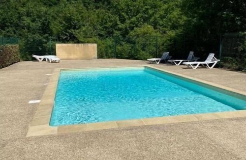 Lissac-sur-Couze Ski Chalet | Chalet 5 minutes from the lake, swimming pool, ideal for families!