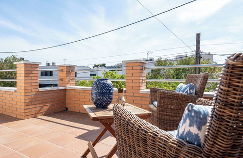 Comarruga House | Chalet '50 M to the Beach' with Private Terrace, Wi-Fi and Air Conditioning