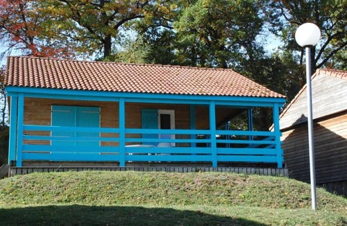 Blavignac Ski Chalet | Chalet '6 Personnes Acacia Semaine' with Mountain View, Shared Pool and Wi-Fi