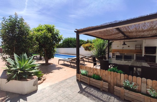Roda de Bara Ski Chalet | Chalet 8 min from the beach by car, swimming pool, wifi, BBQ