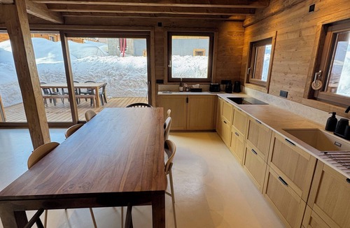 Valloire Ski Chalet | Chalet Alerça at the foot of the mountains!