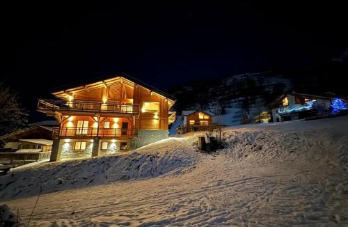 Nancroit Ski Chalet | CHALET ALIET 1500 - 18 personnes PEISEY NANCROIX - LES ARCS - LA PLAGNE - PARADISKI