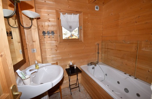 Bergers Ski Chalet | CHALET ALTIPORT, GREAT COMFORT, 12-14 PEOPLE, ON THE SLOPES