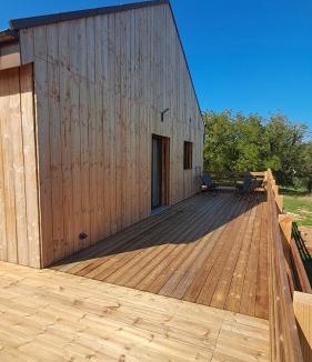 Beauregard-de-Terrasson Ski Chalet | Chalet au calme avec Piscine hivernale chauffée