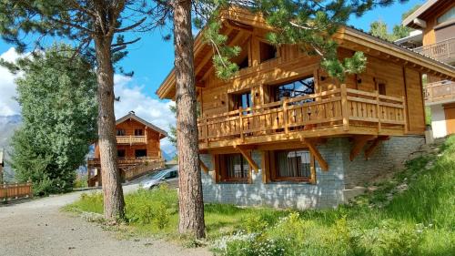 Mont-de-Lans Ski Chalet | Chalet aux pieds des pistes Happy 2 alpes