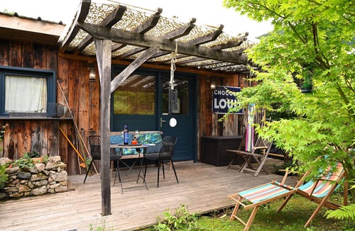 Arrien-en-Bethmale Cabin | Chalet "Belle Lune" with Mountain View, Private Terrace and Private Garden