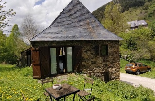 Arro Ski Chalet | Chalet 'Cabaña Vento Norte' with Mountain View and Private Garden